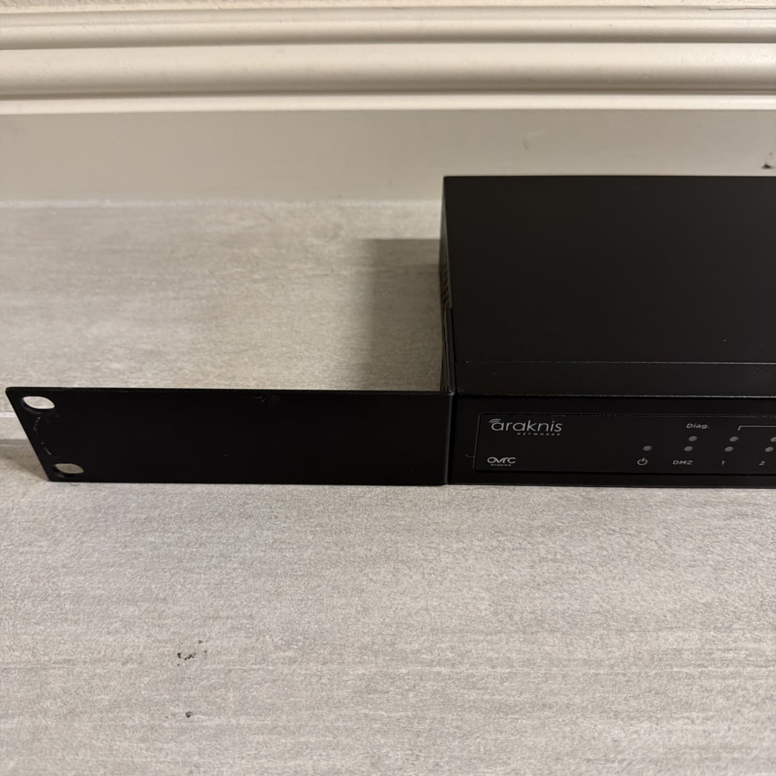 Araknis AN-310-RT-4L2W Dual WAN Gigabit VPN Router - Tested - Rack Mount Ears - Image 2