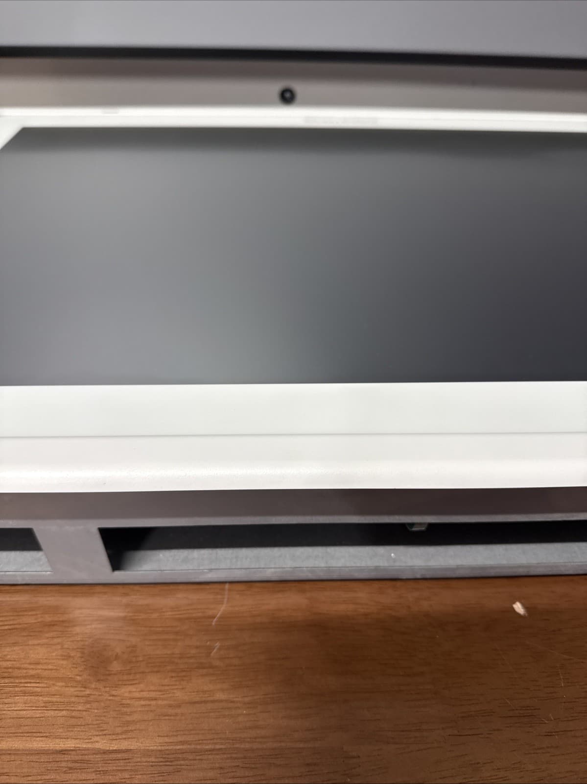 Crestron V24R-WALL-C-W 6505860 24” White 1920x1200 WUXGA HD Display Scratch - Image 7