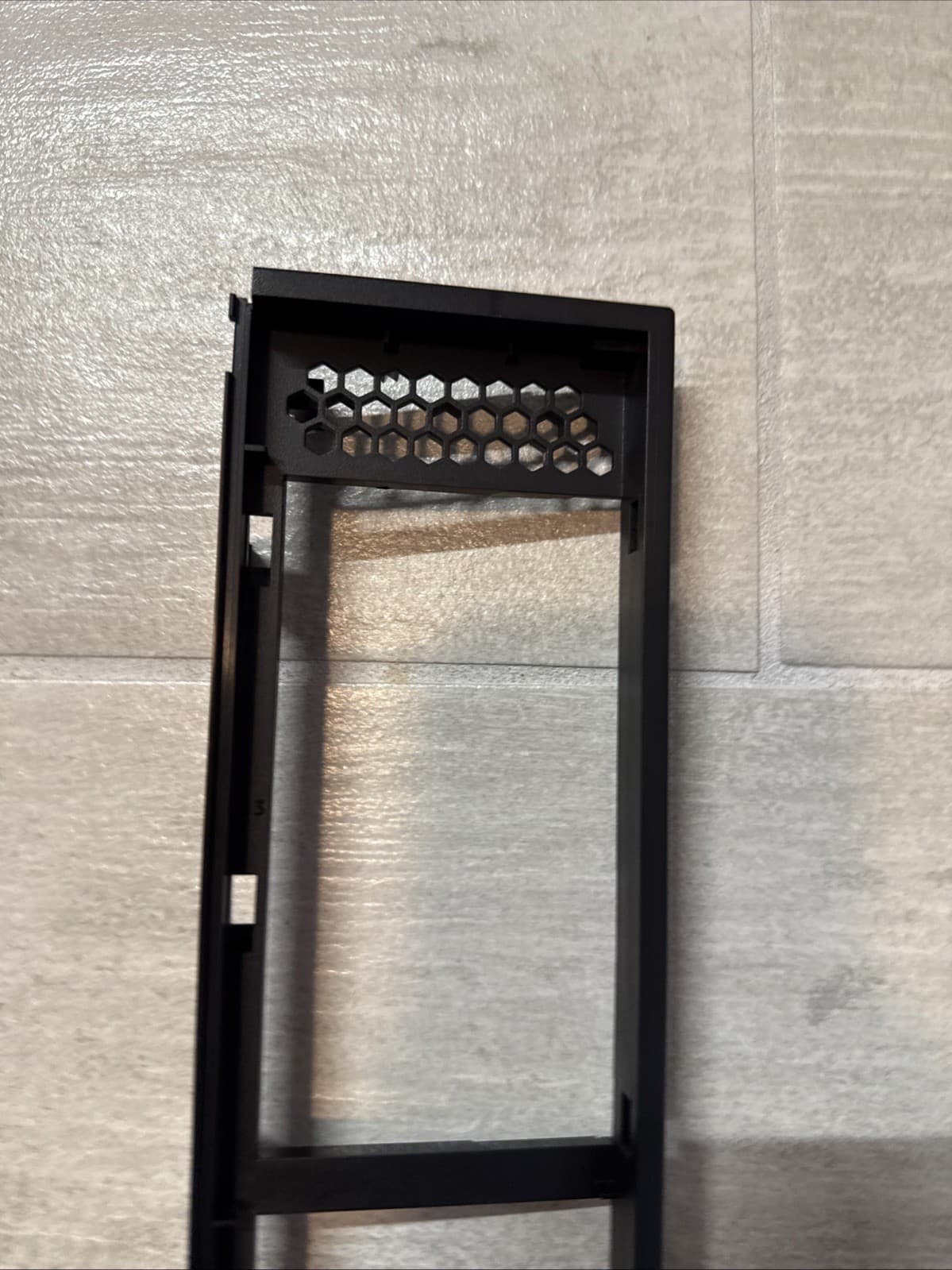 IB51FTN00-600 Dell Precision 5820 Hard Drive Front Panel - Image 4