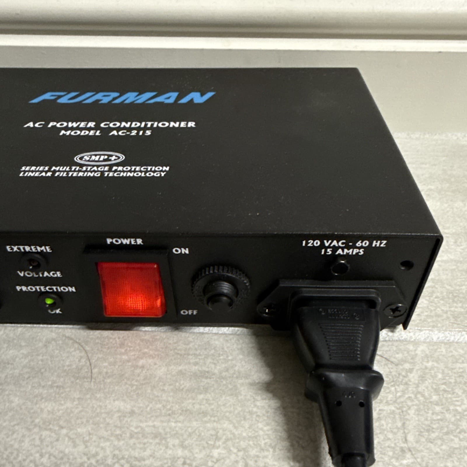 Furman AC-215 AC Power Conditioner, 120 VAC 60Hz 15A 1800W Max Output, 2 channel - Image 3