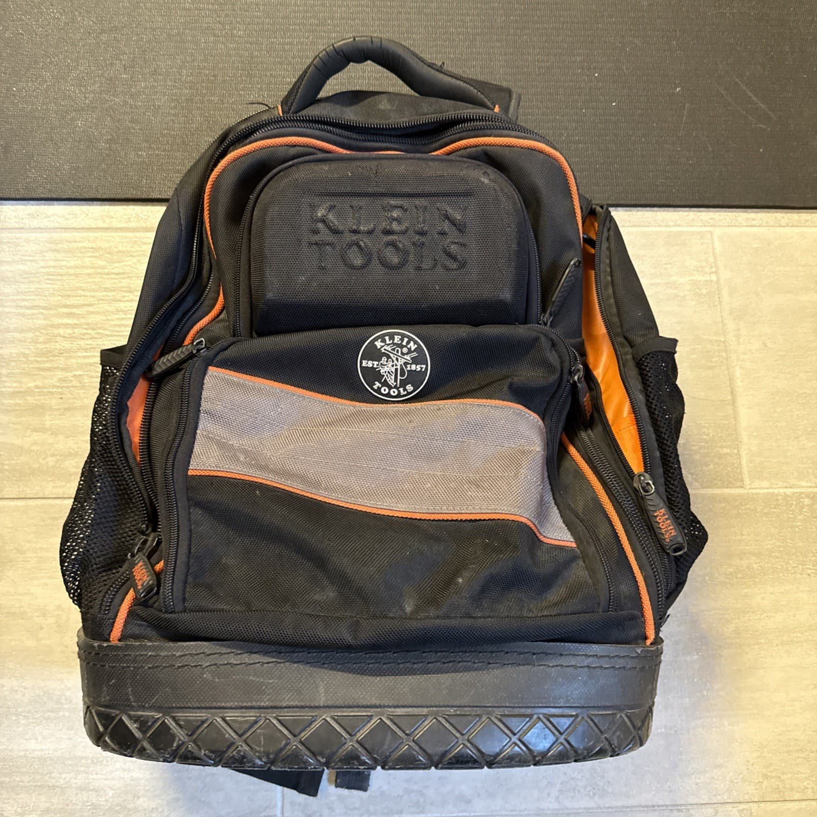 KLEIN 55603 TRADESMAN PRO TABLET BACKPACK used