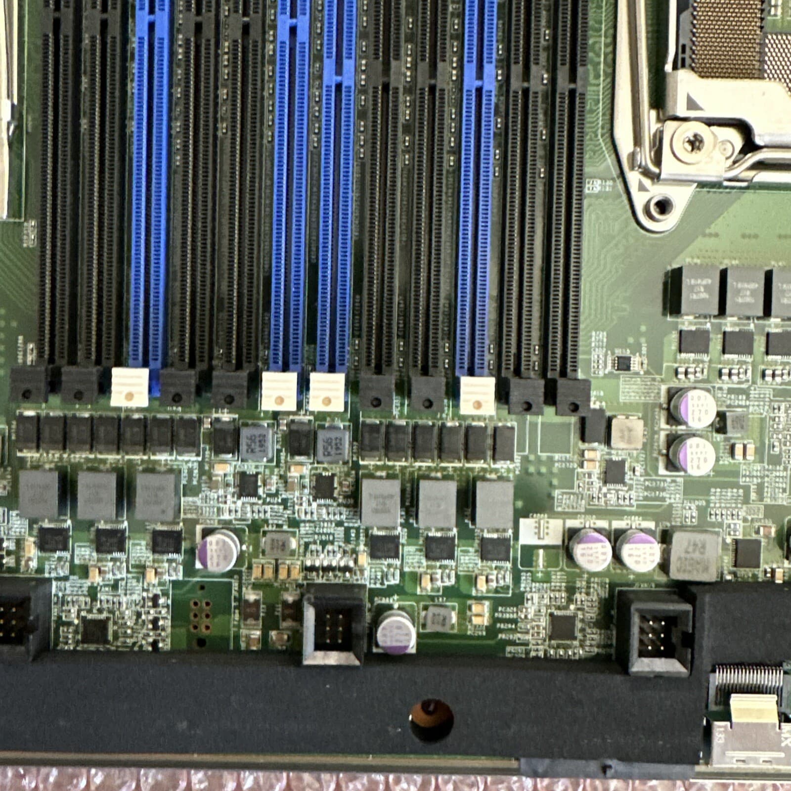 IBM 01YM718 01YM719 R0998-G0001-03 SAN Volume Controller Motherboard 2145-SV1 - Image 12