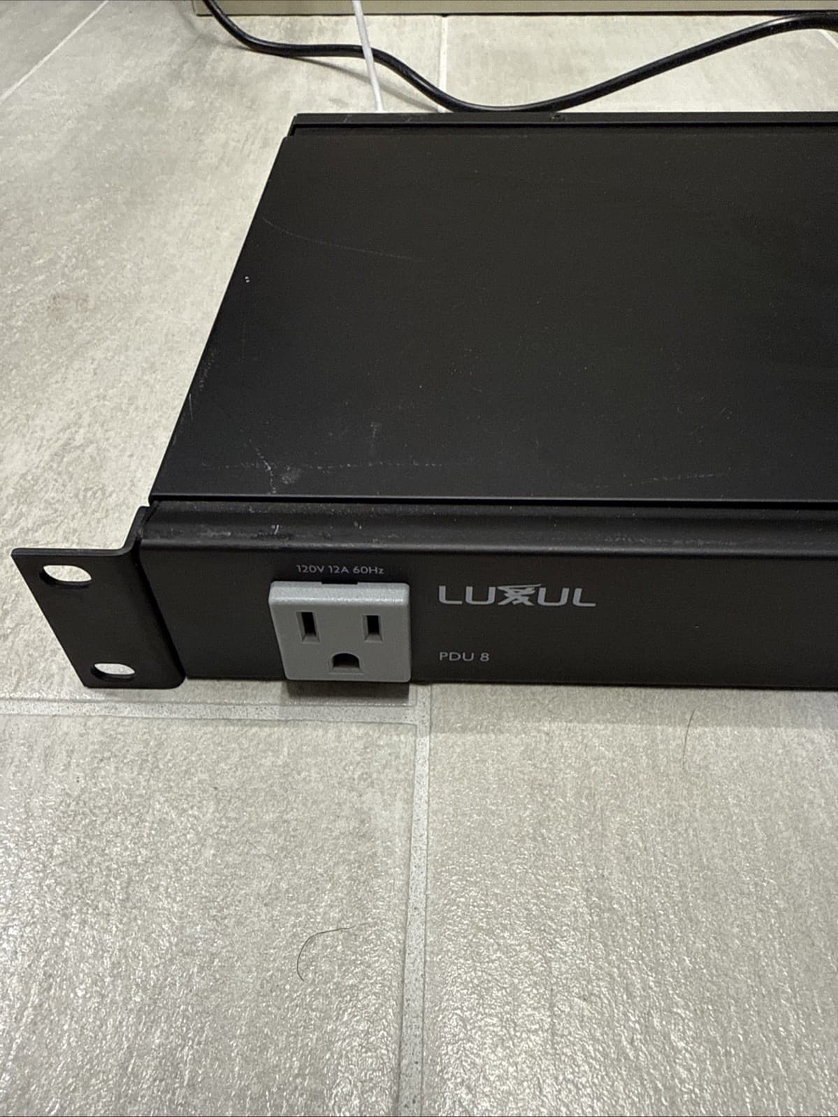 Luxul PDU 8 Power Distribution Unit 8 controlled outlets 9 total PDU-08 PDU08 - Image 2