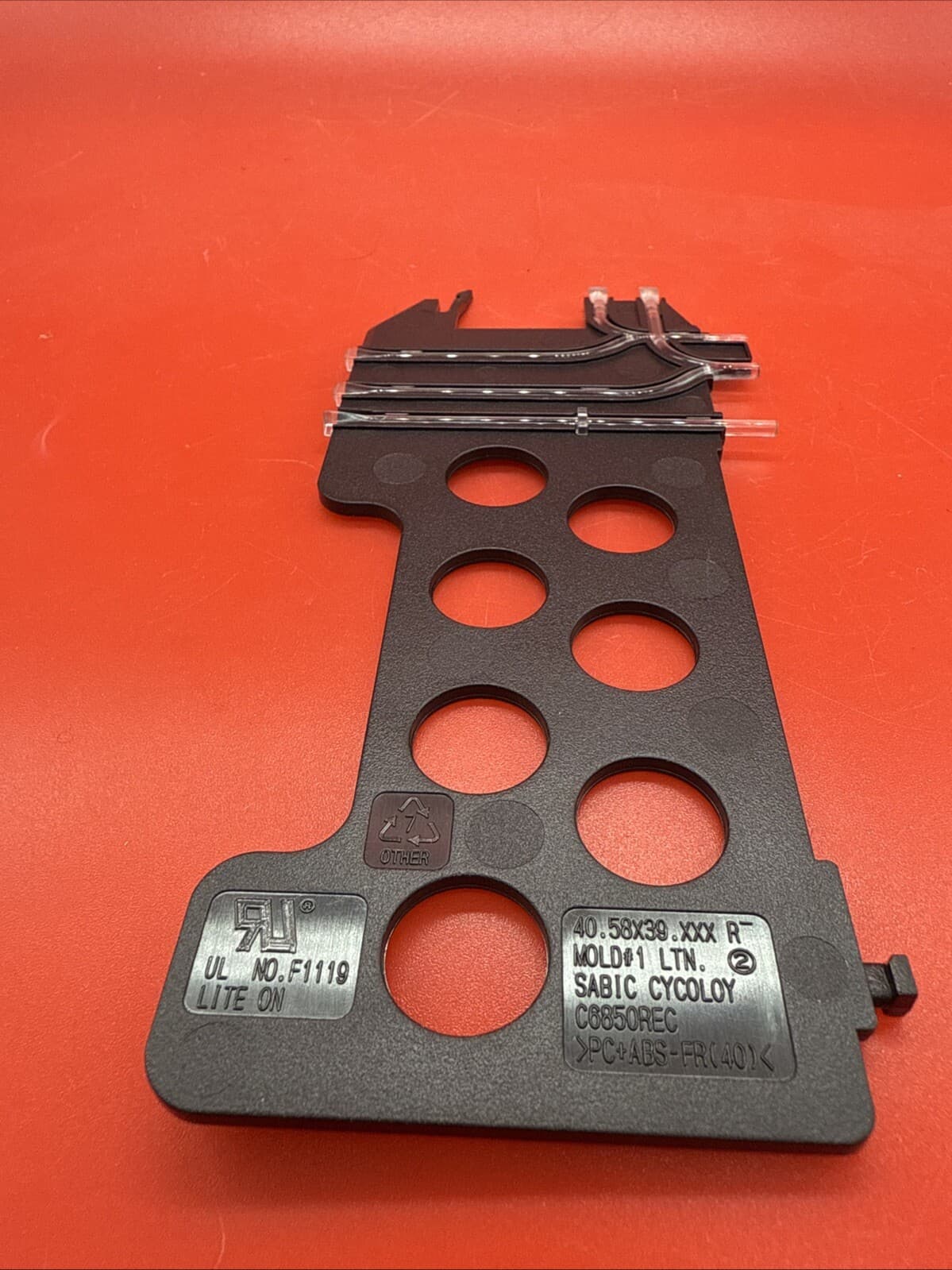 IBM Power8 00E7333 40.58X39.XXX C6850REC PCI-e Divider Filler - Image 2