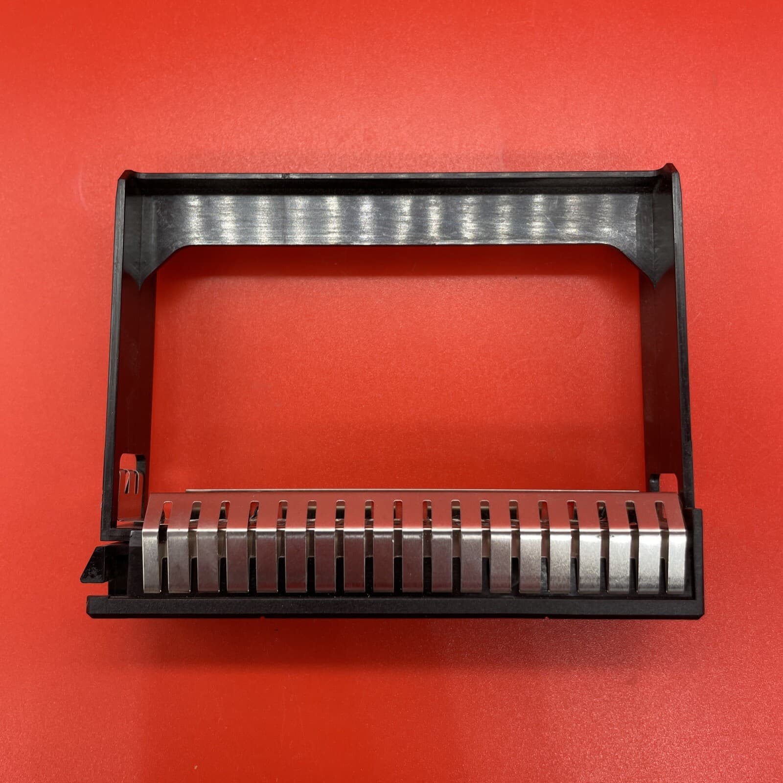 HP 652994-001 3.5" Hard Drive Bay Filler Caddy Rigid Plastic Black - Image 2