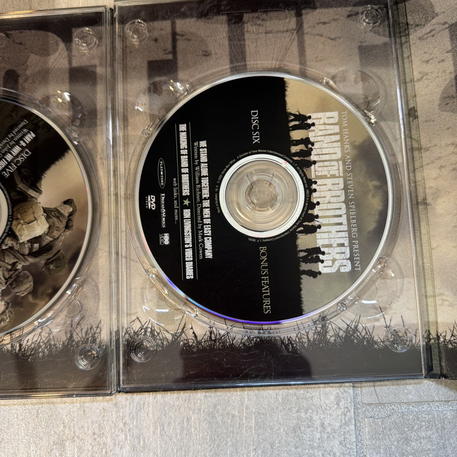 Band of Brothers (DVD, 2002, 6-Disc Set) - Image 8
