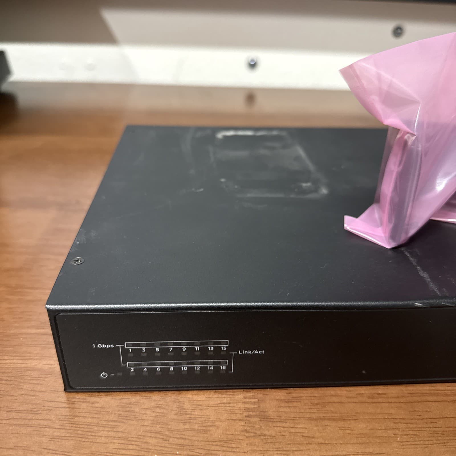 ARAKNIS NETWORKS AN-100-SW-F-16, 16 Port Switch With Rack Ears  Ethernet Switch - Image 2