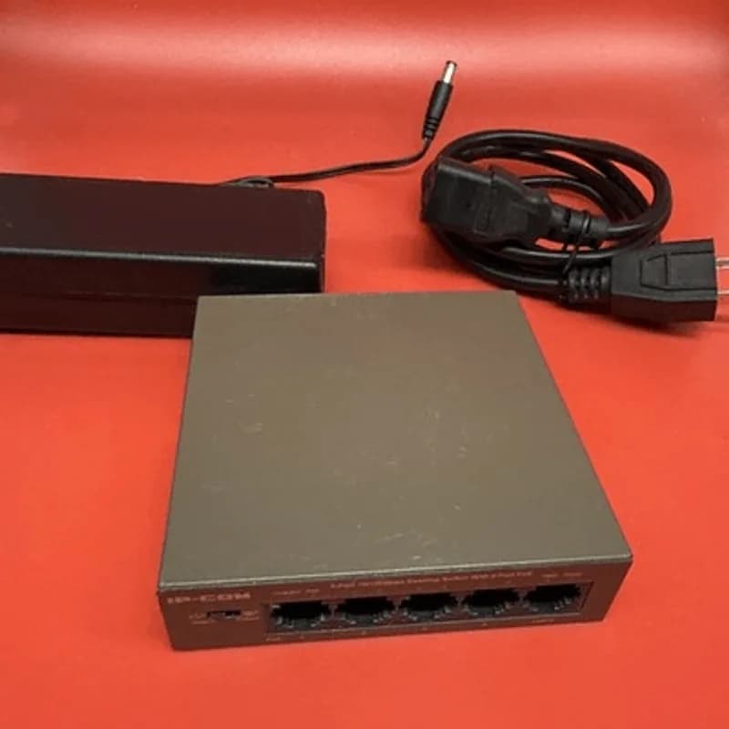IP-COM 5 Port 10/100Mbps Desktop Switch With 4-Port PoE For Cameras F1105P-4-63W