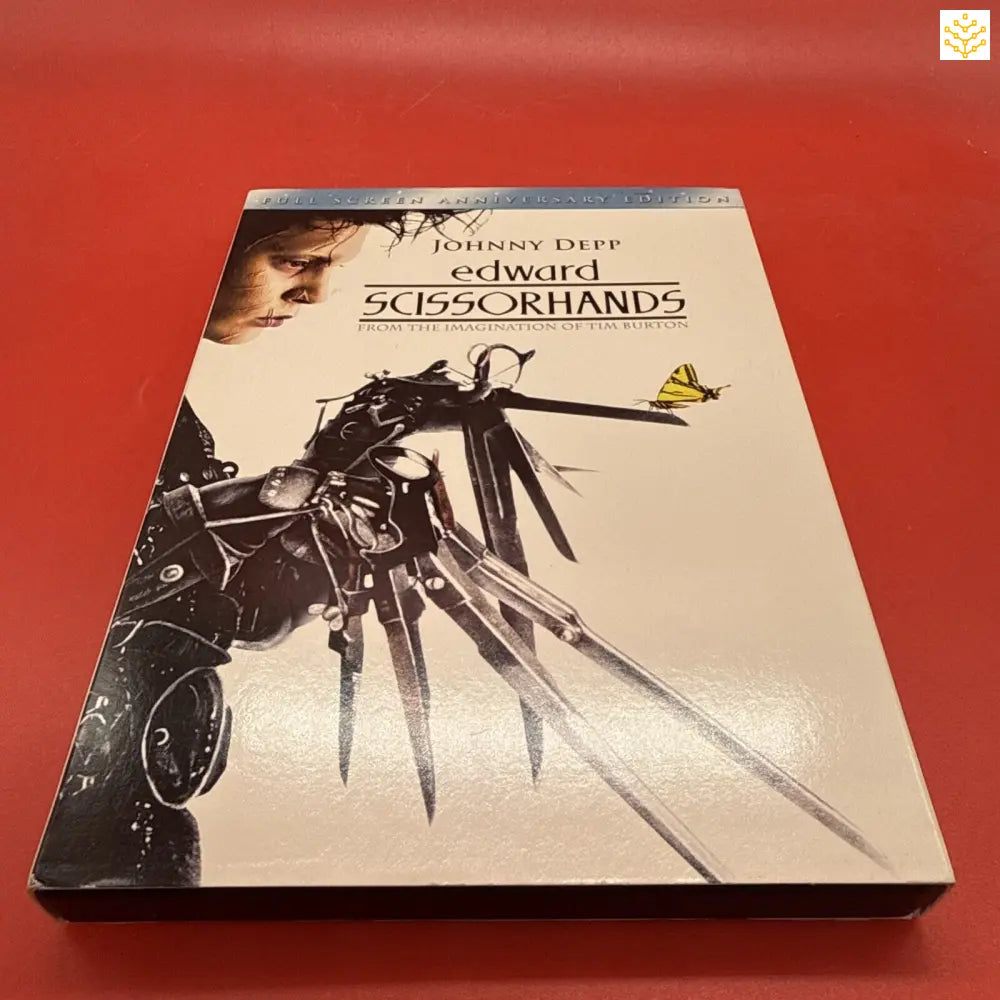 Movie steelbook case for Edward Scissorhands featuring black and white artwork.