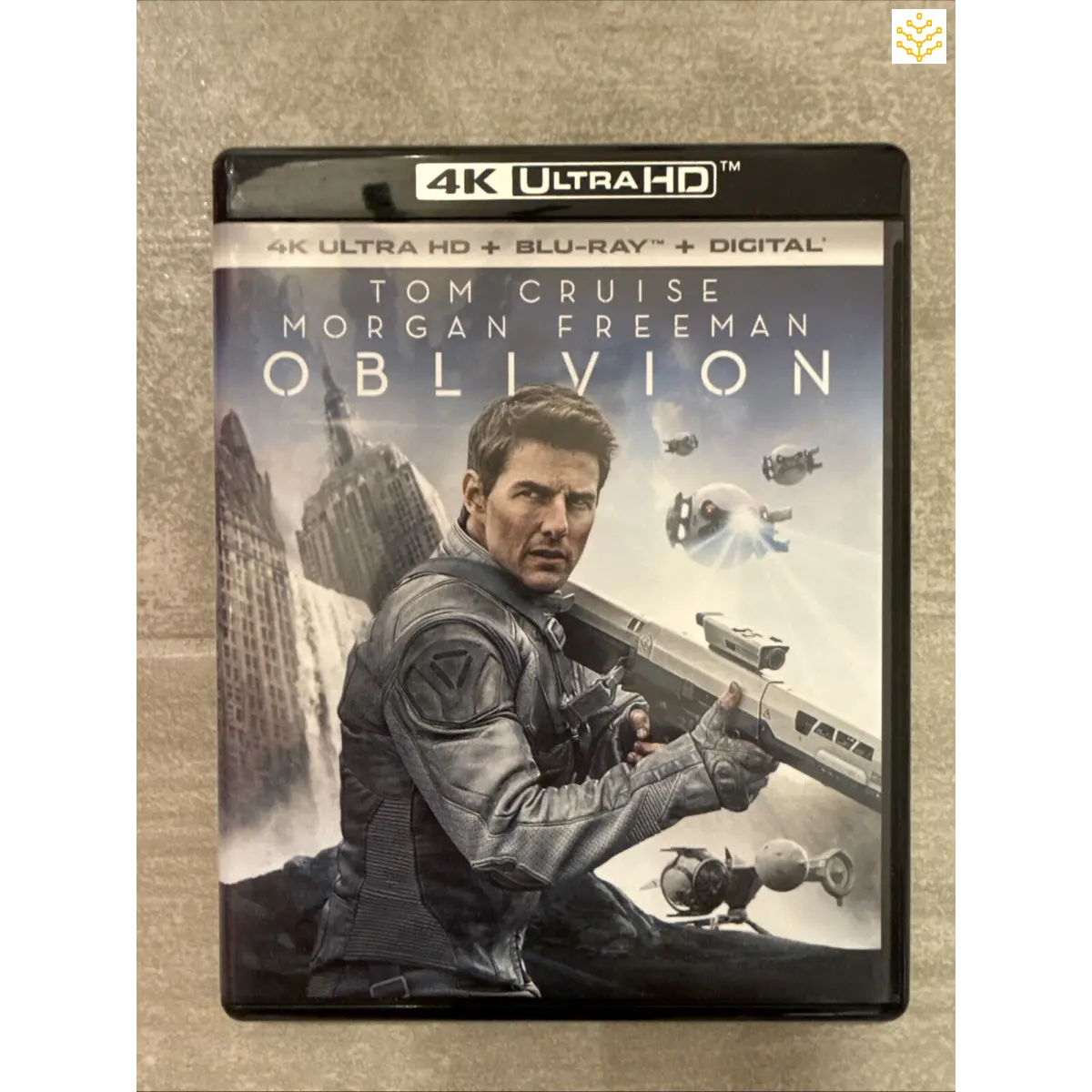 4K Ultra HD Blu-ray case for the movie ’Oblivion’ starring Tom Cruise and Morgan Freeman.